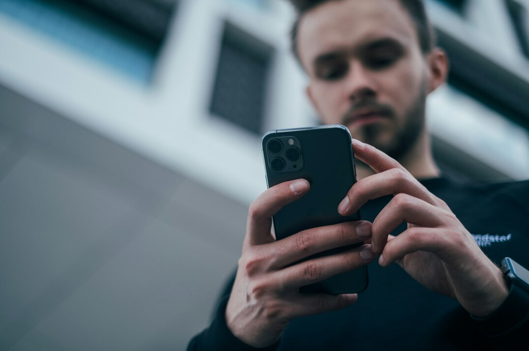 entrepreneur using mobile app